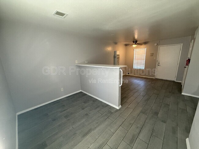 Photo - 401 14th St NW Unidad 15