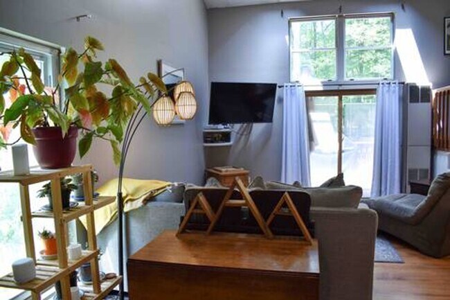 Photo - Furnished 3 bed 2 Bath Townhouse! Malta NY