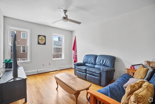 Building Photo - 140 D St Unit 2 Rental