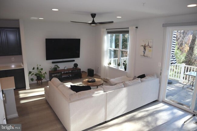 Photo - 585 Cross Chase Dr