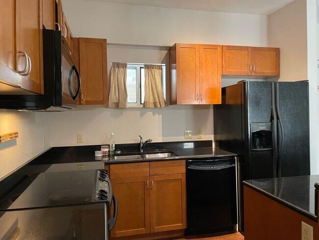 Photo - 711 W 26th St Unit 510