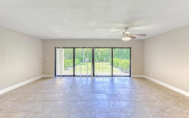 Photo - 663 Dover St