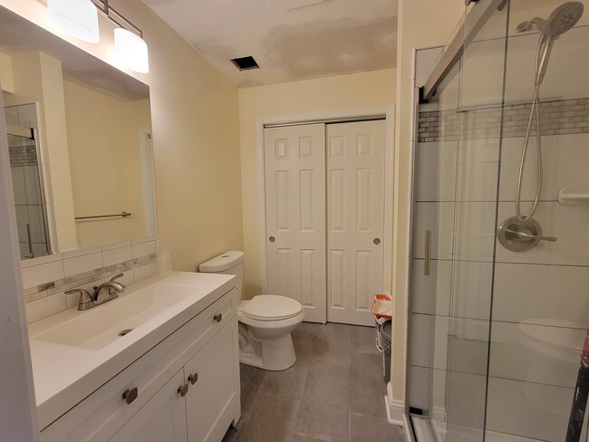 Bathroom - 71 Bellevue Ave Unit D