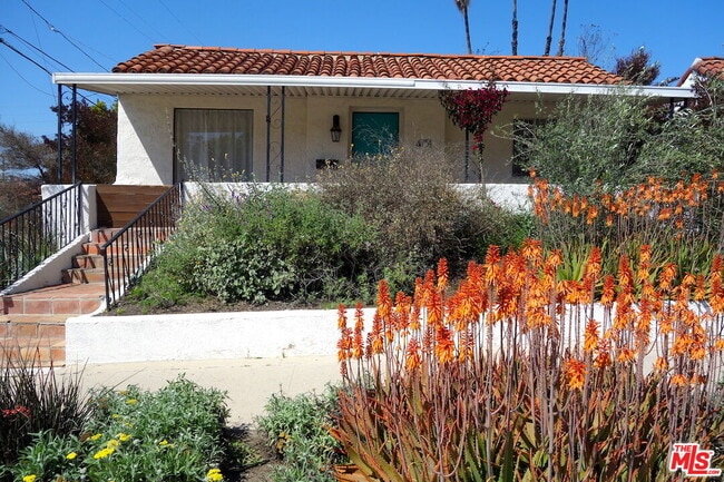 Building Photo - 4751 Lincoln Ave Rental