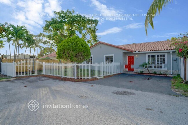 Building Photo - 16850 SW 92nd Ave