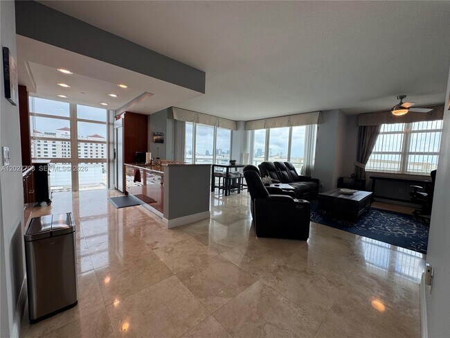 Photo - 1819 SE 17th St Unit 912