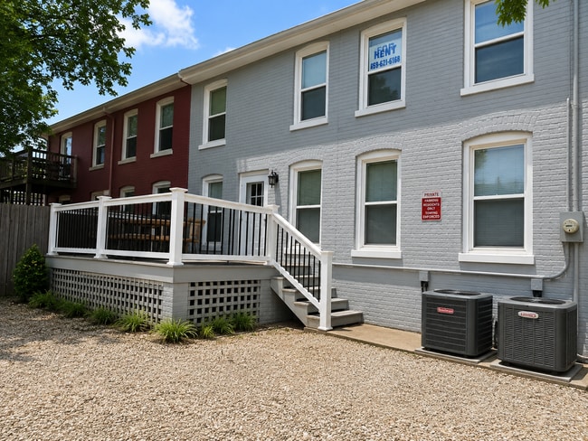Photo - 320 W Second St