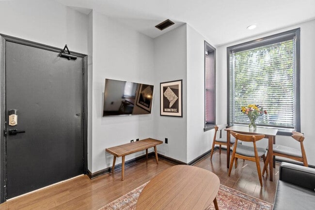 Photo - 409 O St NW Unidad ID1018309P