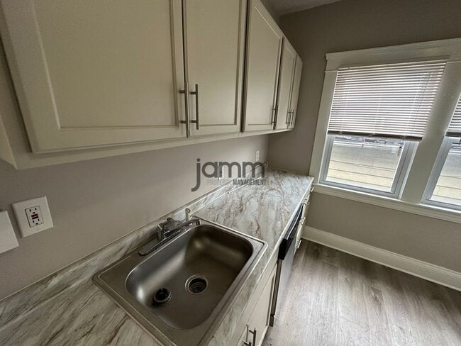 Photo - 3026 Monroe Ave
