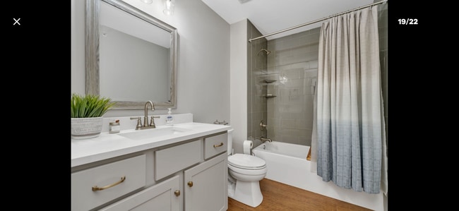 2nd full bathroom - 14956 S Preserve Dr