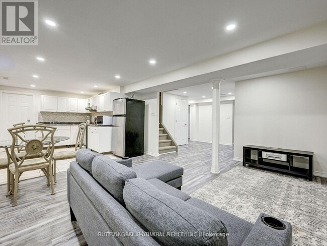 Photo - 205 London Rd