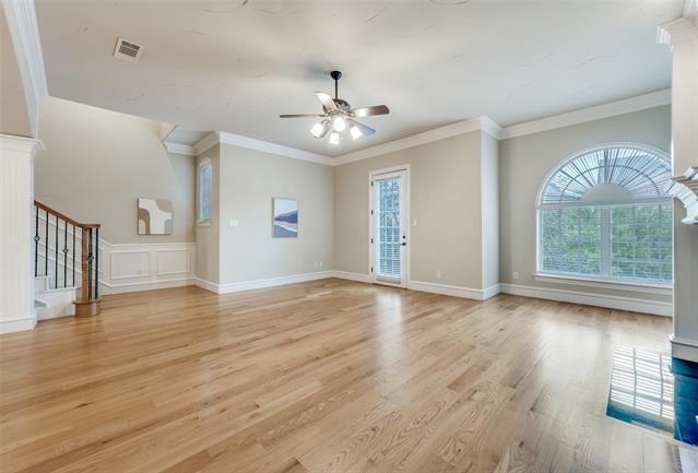 Photo - 632 Rockingham Dr