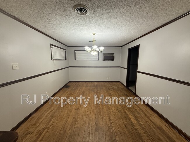 Photo - 1450 Gold Ave