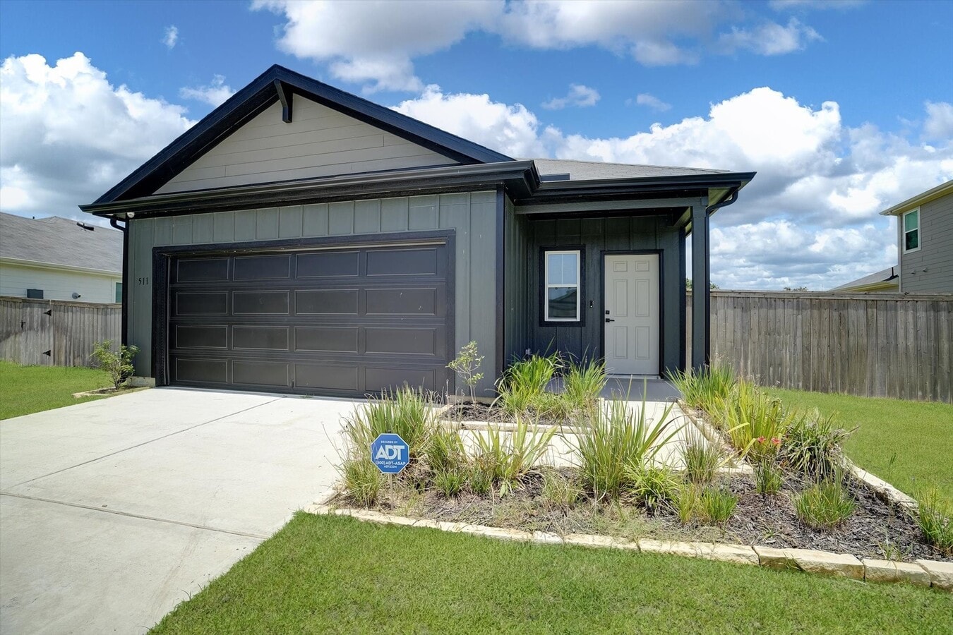 Photo - 511 Louis Ln