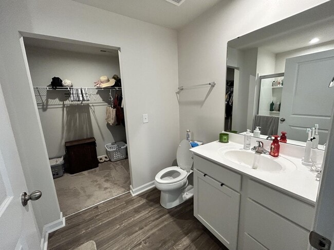 Photo - 132 Queens Mill Ct