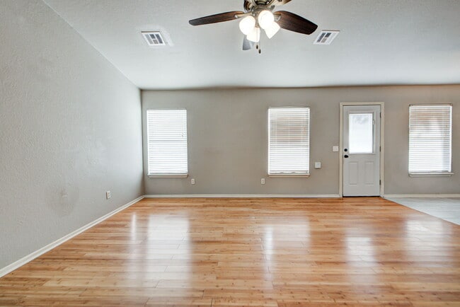 Photo - 1225 Briar Patch Way