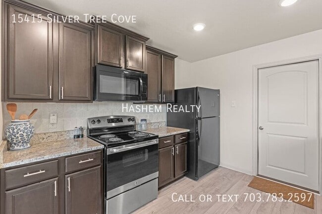 15415 Silver Tree Cove