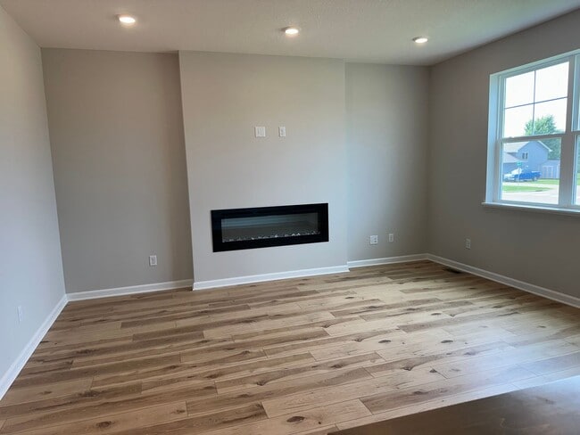 Photo - Rare Rogers 3 bed brand new town house for lease!!!