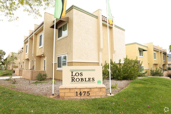 Los Robles Apartments - Los Robles Apartments