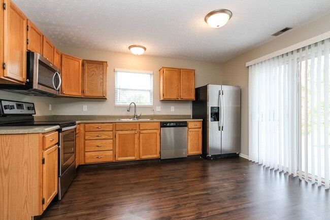 Photo - 5885 Gadsen Dr
