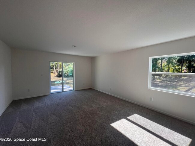 Photo - 991 La Belle Ave SW