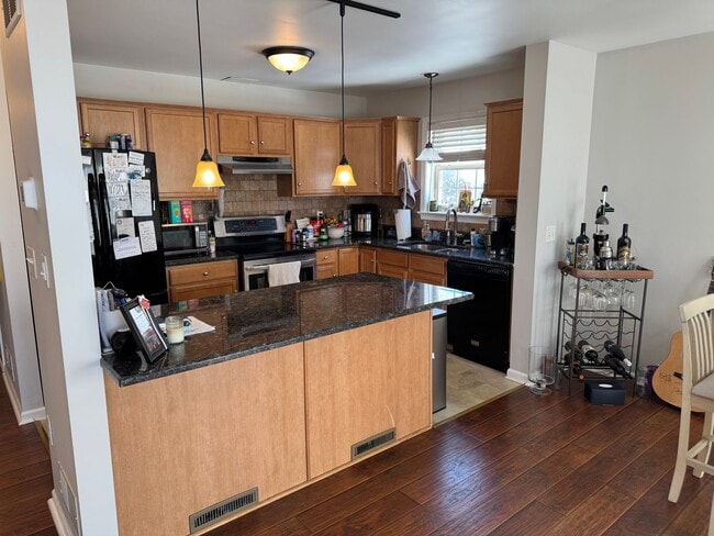 Photo - Beautiful Three Bedroom Townhouse