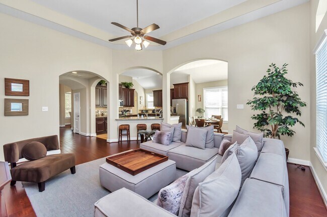 Photo - 63 S Victoriana Cir