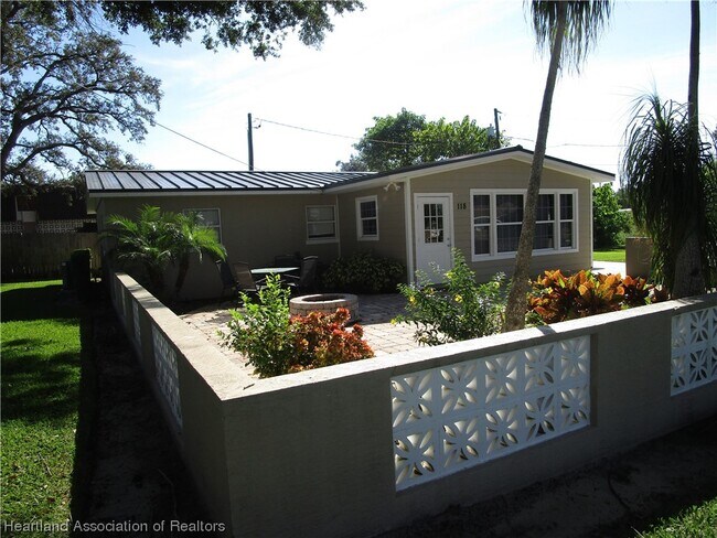 Photo - 118 E Belleview St