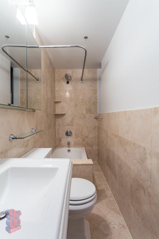 Photo - 422 E 9th St Unidad 10