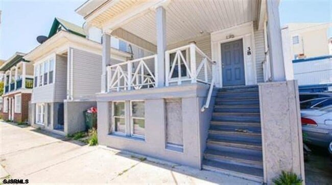 Building Photo - 38 N Iowa Ave Unit 2