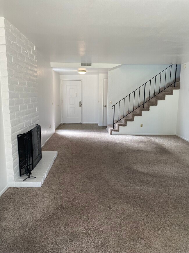 Photo - 4736 Knapp Way