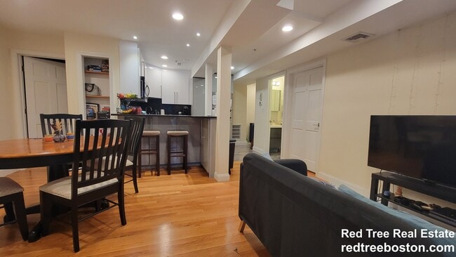 Photo - 1815 Beacon St