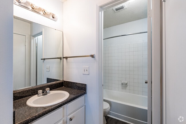 2HAB, 2BA - 948SF