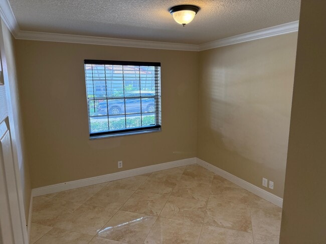 Photo - 10123 Caoba St