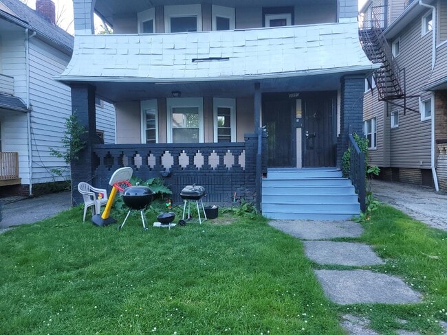 Building Photo - 3350 E 132nd St
