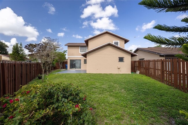 Photo - 914 NW 106th Ave Cir