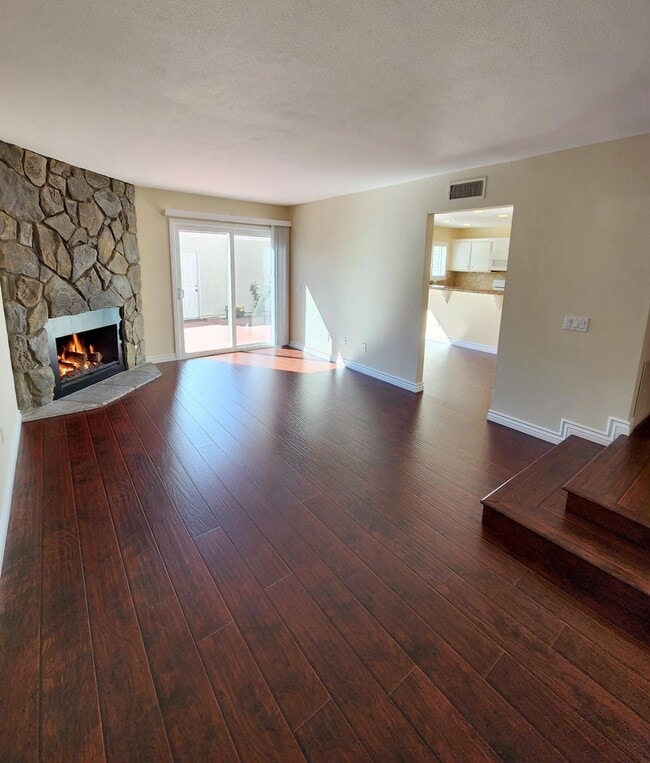 Photo - Bright & Beautiful Home Nestled Near Natur...