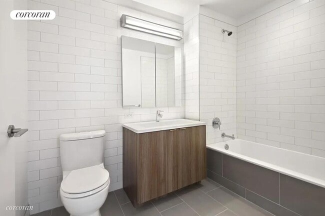 Photo - 23 W 116th St