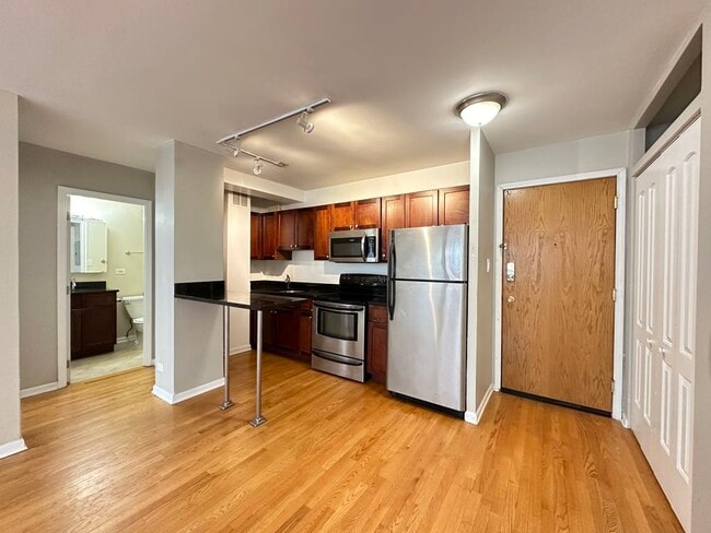 Photo - 4180 N Marine Dr Unit 3061