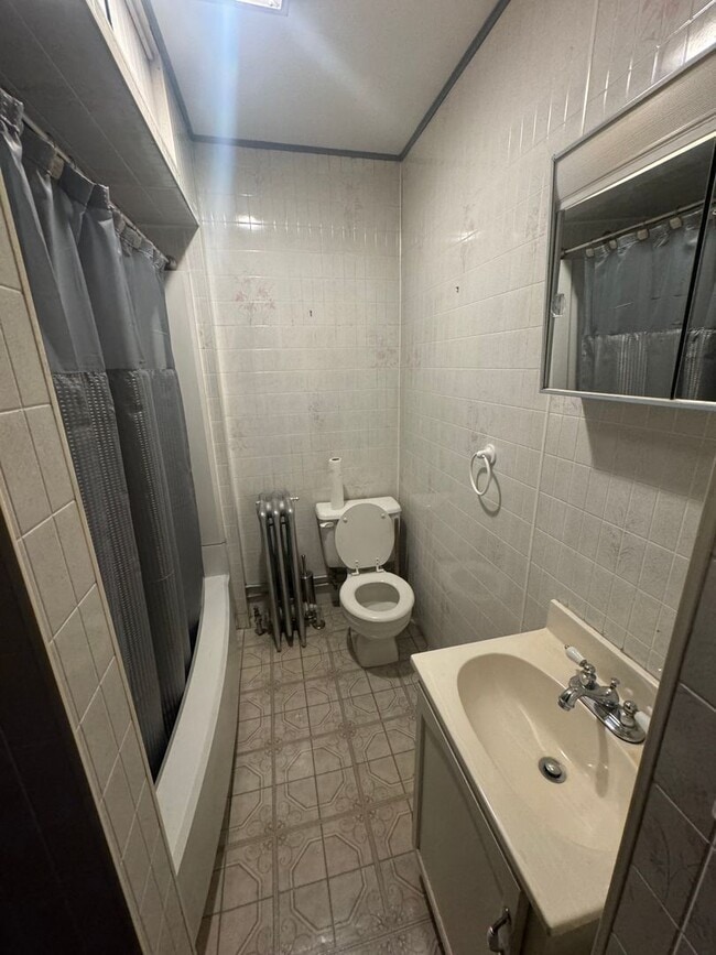 Photo - 390-392 Locust Av Amsterdam, NY 12010 Unit 392 Locust Ave Amsterdam, NY 12010 (Upstairs)