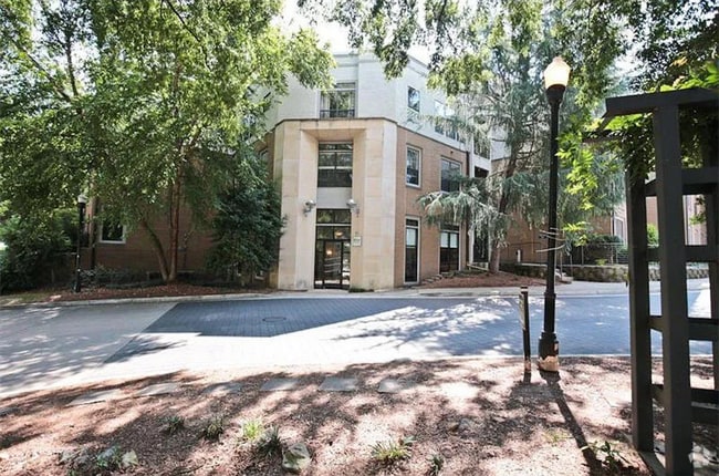 Building Photo - 821 Ralph McGill Blvd NE Rental