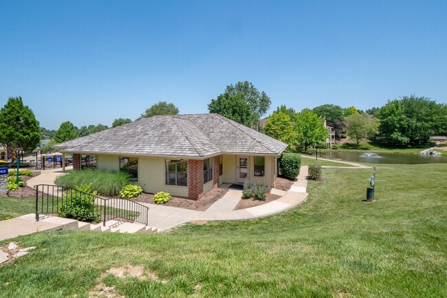 Lago Vista Apartments