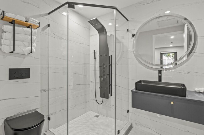 Photo - 1055 99th St