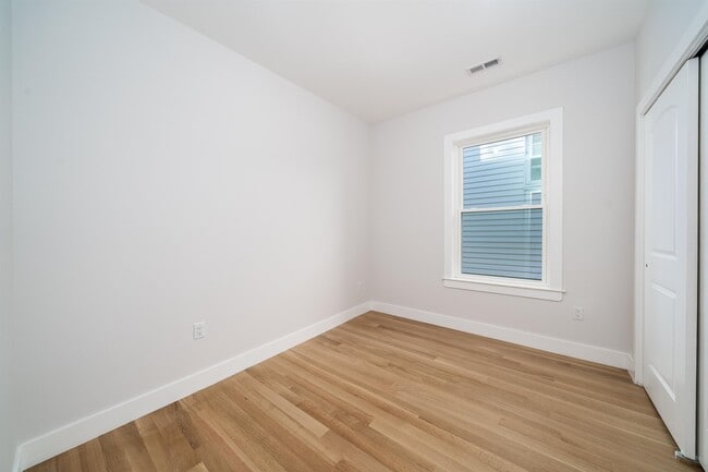 Photo - 62 VAN REIPEN Ave Unit 2