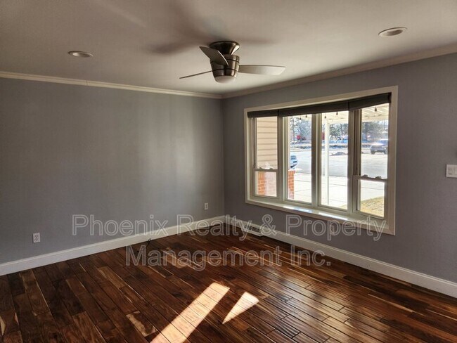 Photo - 150 Lawley Dr