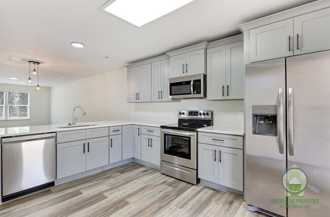 Photo - 125 Lyman Lodge Rd