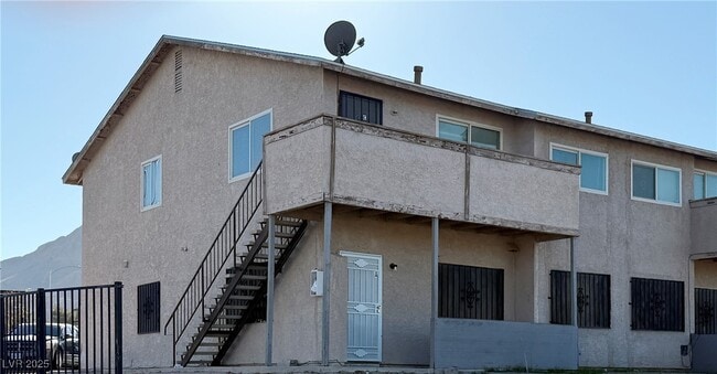 Building Photo - 2353 Exeter Dr Unit C