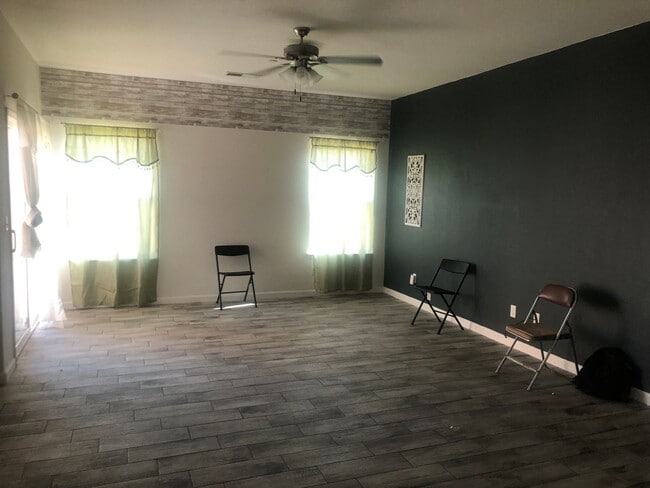 Photo - Single Family Home!!