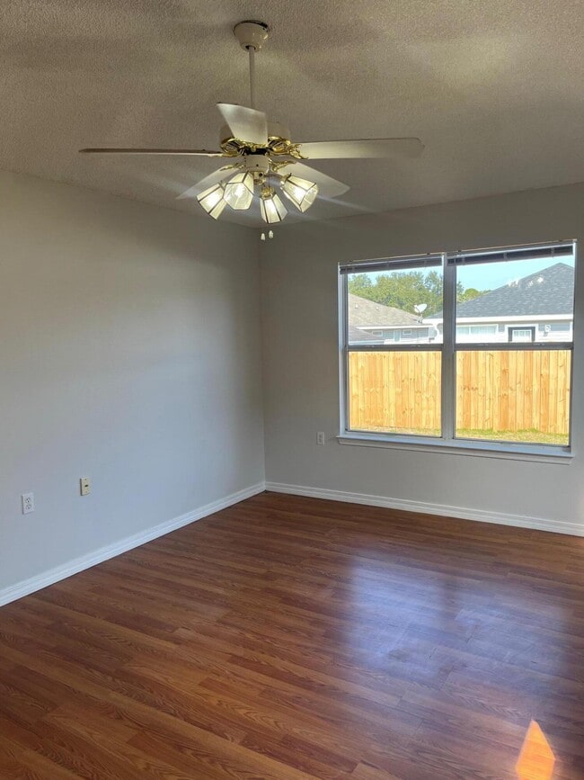 Photo - 5574 Huntleigh Pl