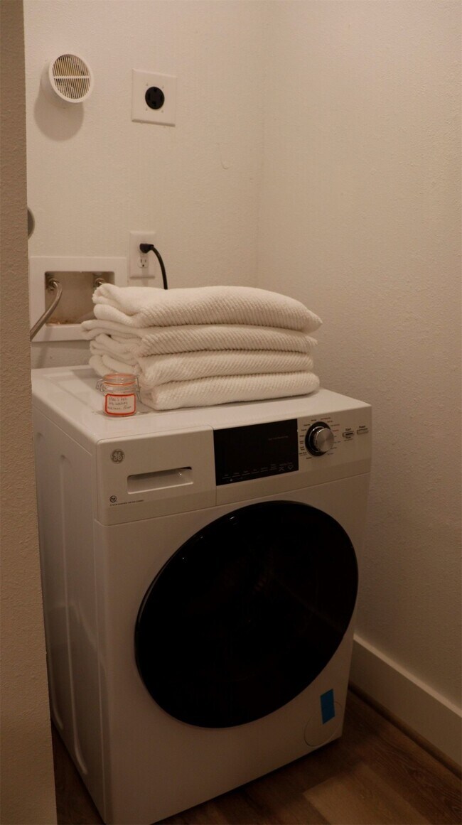 Photo - 3824 Fulton St Unit 102